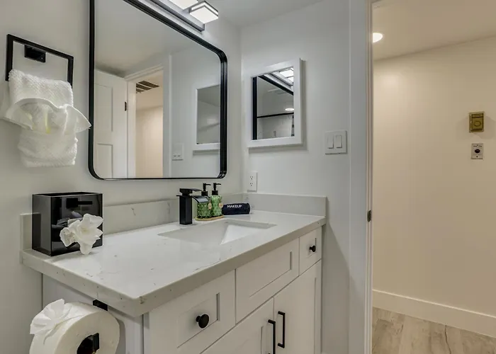 Renovated, Walkable! Old Town W/ Pool Access Holiday home *