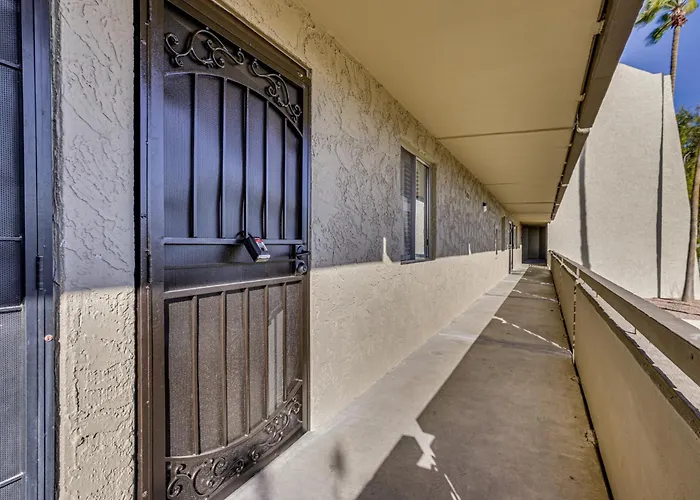 Holiday home Renovated, Walkable! Old Town W/ Pool Access