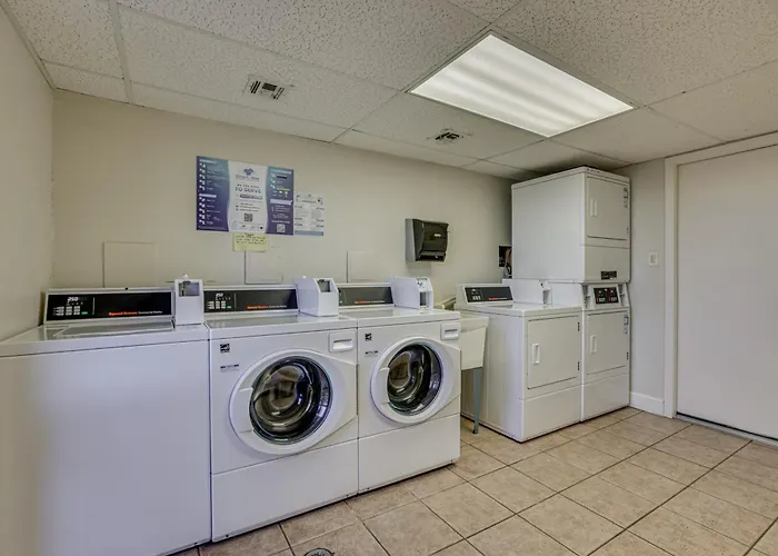 Holiday home Renovated, Walkable! Old Town W/ Pool Access