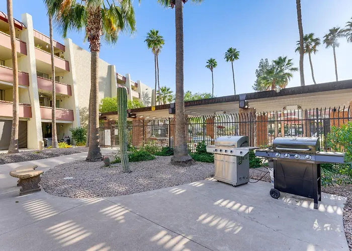 Renovated, Walkable! Old Town W/ Pool Access