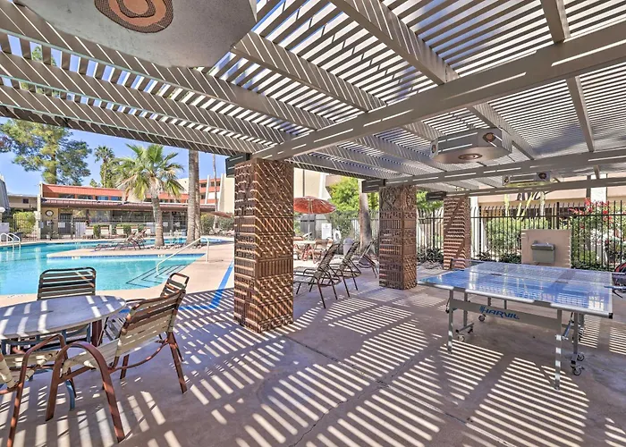 Renovated, Walkable! Old Town W/ Pool Access Holiday home